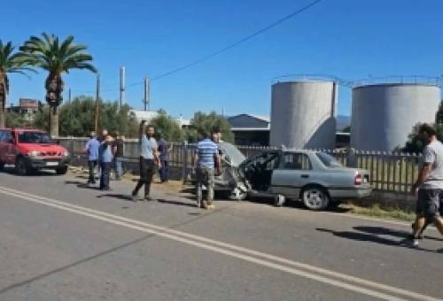 Τροχαίο με ΙΧ που έπεσε σε κολώνα στην ΕΟ Σπάρτης-Γυθείου