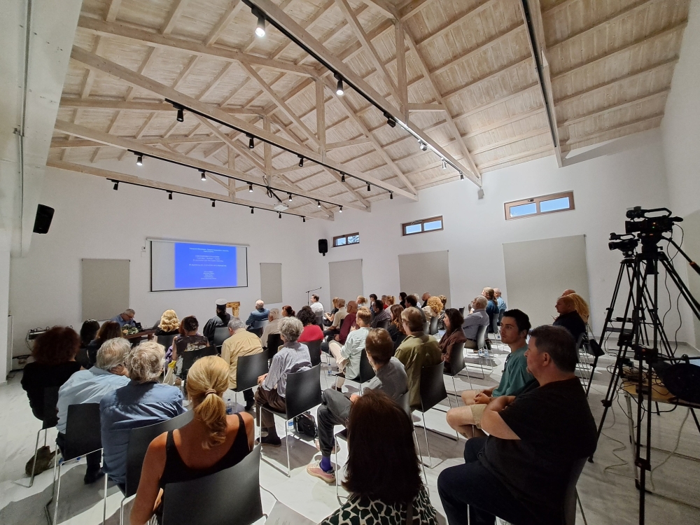 &Pi;&alpha;&rho;&omicron;&upsilon;&sigma;&iota;ά&sigma;&tau;&eta;&kappa;&alpha;&nu; &tau;&alpha; &pi;&rho;ό&sigma;&phi;&alpha;&tau;&alpha; &epsilon;&upsilon;&rho;ή&mu;&alpha;&tau;&alpha; &pi;&omicron;&upsilon; έ&phi;&epsilon;&rho;&epsilon; &sigma;&tau;&omicron; &phi;&omega;&sigmaf; &eta; &sigma;&kappa;&alpha;&pi;ά&nu;&eta; &sigma;&tau;&omicron; &Gamma;&epsilon;&rho;ά&kappa;&iota;