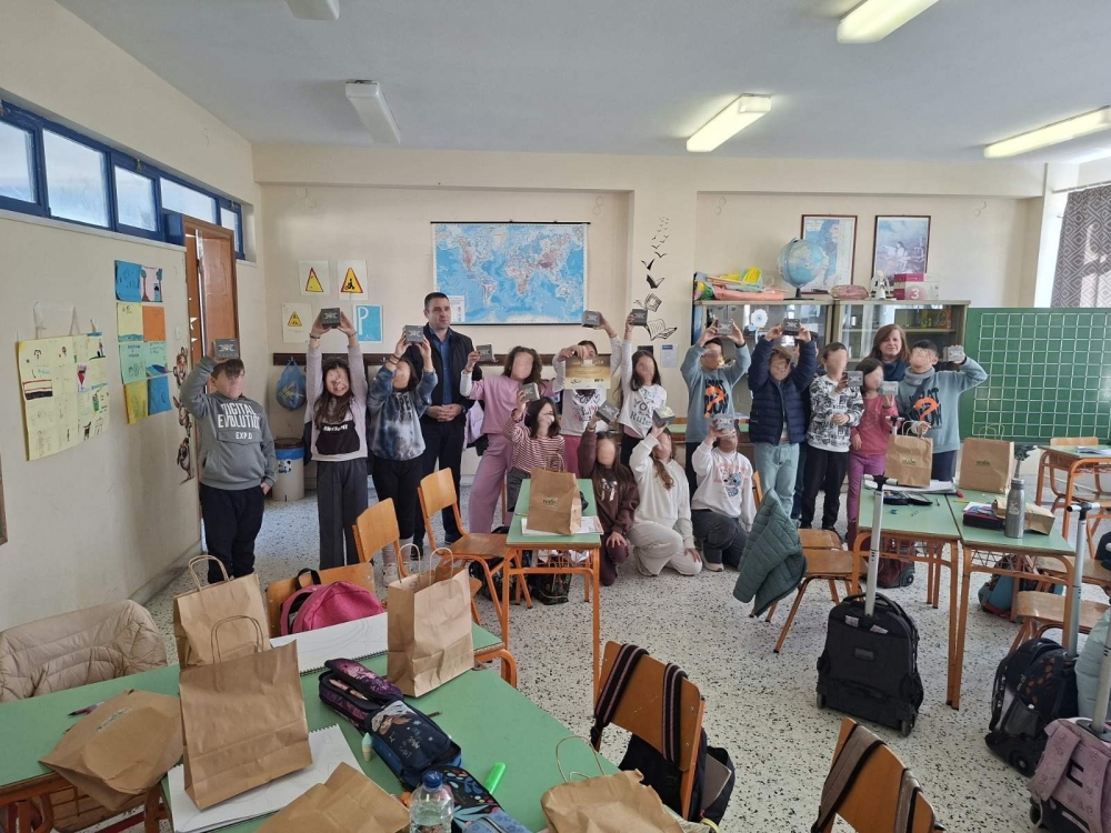 &Tau;&alpha; &pi;&alpha;&iota;&delta;&iota;ά &mu;ά&sigmaf; &delta;&epsilon;ί&chi;&nu;&omicron;&upsilon;&nu; &pi;ώ&sigmaf; &gamma;ί&nu;&epsilon;&tau;&alpha;&iota;: &Pi;&rho;&omega;&tau;&iota;ά &sigma;&tau;&eta;&nu; &alpha;&nu;&alpha;&kappa;ύ&kappa;&lambda;&omega;&sigma;&eta; &gamma;&iota;&alpha; &tau;&omicron; 3&omicron; &Delta;&eta;&mu;&omicron;&tau;&iota;&kappa;ό &Sigma;&chi;&omicron;&lambda;&epsilon;ί&omicron; &Sigma;&pi;ά&rho;&tau;&eta;&sigmaf;