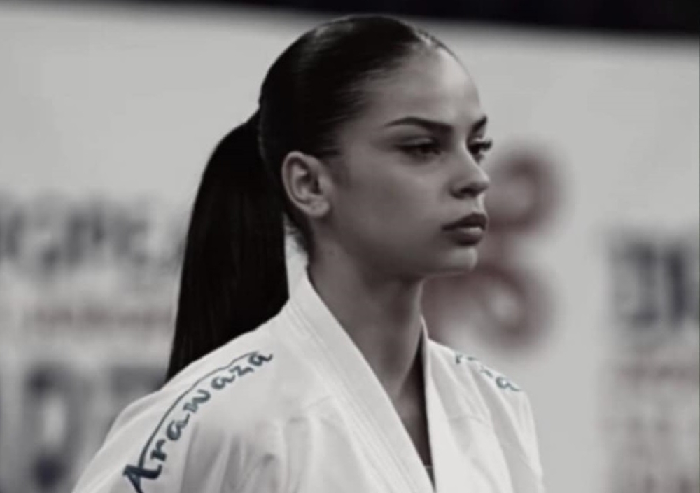 &Eta; &Mu;&alpha;&nu;&iota;ά&tau;&iota;&sigma;&sigma;&alpha; &Mu;. &Pi;&alpha;&upsilon;&lambda;ί&tau;&iota;&nu;&alpha; &gamma;&rho;ά&phi;&epsilon;&iota; &tau;&omicron; ό&nu;&omicron;&mu;ά &tau;&eta;&sigmaf; &sigma;&tau;&eta;&nu; &iota;&sigma;&tau;&omicron;&rho;ί&alpha; &tau;&eta;&sigmaf; &Epsilon;&theta;&nu;&iota;&kappa;ή&sigmaf; &Kappa;&alpha;&rho;ά&tau;&epsilon;