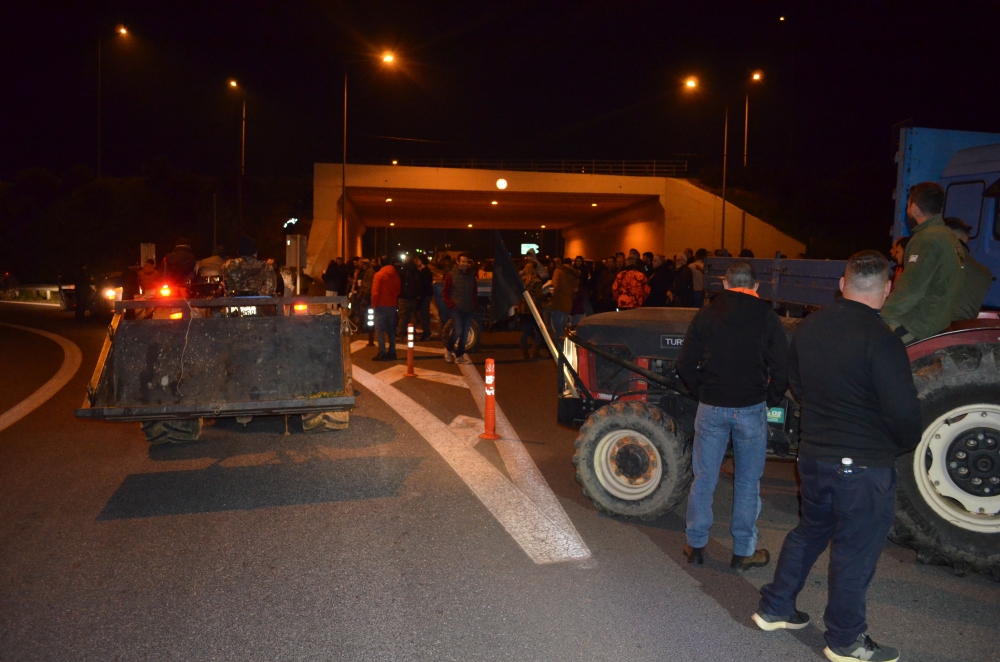 &laquo;&Mu;&pi;&lambda;ό&kappa;&omicron;&raquo; &alpha;&pi;ό &tau;&alpha; &Pi;&epsilon;&lambda;&omicron;&pi;&omicron;&nu;&nu;&eta;&sigma;&iota;&alpha;&kappa;ά &mu;&pi;&lambda;ό&kappa;&alpha; &sigma;&tau;&omicron; &rho;&alpha;&nu;&tau;&epsilon;&beta;&omicron;ύ &mu;&epsilon; &Mu;&eta;&tau;&sigma;&omicron;&tau;ά&kappa;&eta;