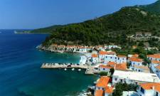 Οικονομικά βοηθήματα στο Κυπαρίσσι από το κληροδότημα G. Kellis