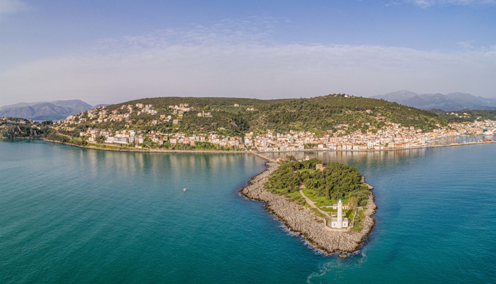 &Omicron;&delta;&omicron;&iota;&pi;&omicron;&rho;&iota;&kappa;ό &sigma;&tau;&eta; &Gamma;&eta; &tau;&omega;&nu; &Theta;&epsilon;ώ&nu;: &Eta; &pi;&rho;&omicron;&sigma;&omega;&pi;&iota;&kappa;ή &epsilon;&xi;&omicron;&mu;&omicron;&lambda;ό&gamma;&eta;&sigma;&eta; &mu;&iota;&alpha;&sigmaf; &epsilon;&pi;&iota;&sigma;&kappa;έ&pi;&tau;&rho;&iota;&alpha;&sigmaf;