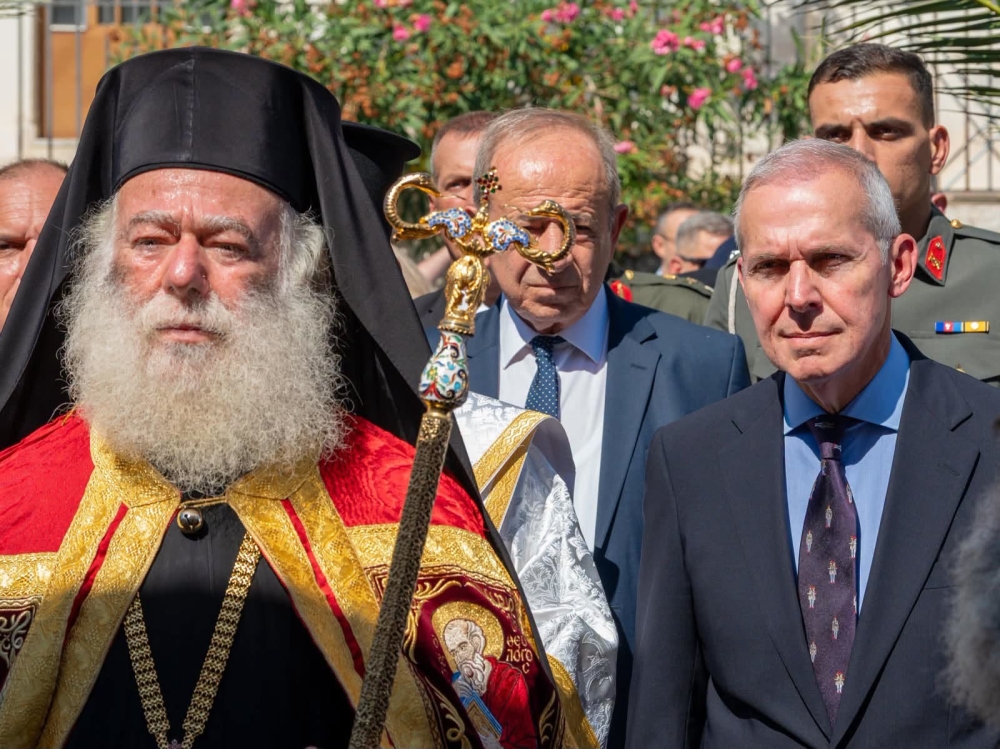 &Lambda;&alpha;&mu;&pi;&rho;ή &eta; &upsilon;&pi;&omicron;&delta;&omicron;&chi;ή &tau;&omicron;&upsilon; &Pi;&alpha;&tau;&rho;&iota;ά&rho;&chi;&eta; &Alpha;&lambda;&epsilon;&xi;&alpha;&nu;&delta;&rho;&epsilon;ί&alpha;&sigmaf; &Theta;&epsilon;&omicron;&delta;ώ&rho;&omicron;&upsilon; &Beta;' &sigma;&tau;&eta; &Mu;ά&nu;&eta;