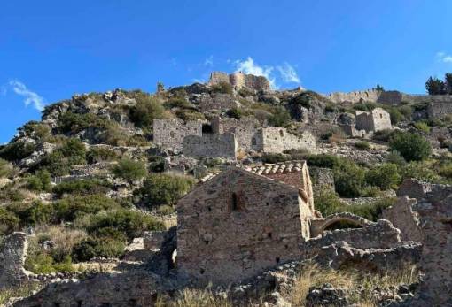 «Ταξίδεψαν» στον χρόνο μέσα από έναν ιστορικό περίπατο στο Γεράκι