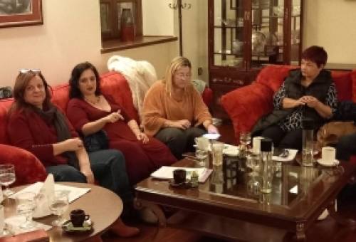 Συστημικά Καφέ: Σειρά θεματικών συναντήσεων από το κέντρο πρόληψης «ΔΙΑΥΛΟΣ»