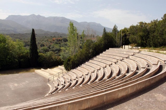  &laquo;&Eta; Ό&pi;&epsilon;&rho;&alpha; &tau;&eta;&sigmaf; &Pi;&epsilon;&nu;&tau;ά&rho;&alpha;&sigmaf;&raquo; &sigma;&tau;&omicron; &Sigma;&alpha;ϊ&nu;&omicron;&pi;&omicron;ύ&lambda;&epsilon;&iota;&omicron; &Alpha;&mu;&phi;&iota;&theta;έ&alpha;&tau;&rho;&omicron;