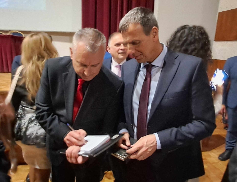 &Omicron; &delta;ή&mu;&alpha;&rho;&chi;&omicron;&sigmaf; &Sigma;&pi;ά&rho;&tau;&eta;&sigmaf; &sigma;&tau;&eta;&nu; &pi;&alpha;&rho;&omicron;&upsilon;&sigma;ί&alpha;&sigma;&eta; &tau;&omicron;&upsilon; &beta;&iota;&beta;&lambda;ί&omicron;&upsilon; &laquo;&Pi;&upsilon;&rho;&omicron;&sigma;&beta;&epsilon;&sigma;&tau;&iota;&kappa;ή &Pi;&alpha;&iota;&delta;&epsilon;ί&alpha;&raquo; &tau;&omicron;&upsilon; &Kappa;. &Gamma;&rho;&alpha;&phi;ά&kappa;&omicron;&upsilon;