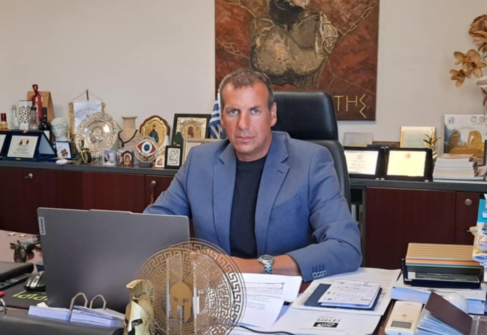 &laquo;&Delta;&epsilon;&nu; &xi;&epsilon;&chi;&nu;ά&raquo; &omicron; &Delta;ή&mu;&alpha;&rho;&chi;&omicron;&sigmaf; &Sigma;&pi;ά&rho;&tau;&eta;&sigmaf;