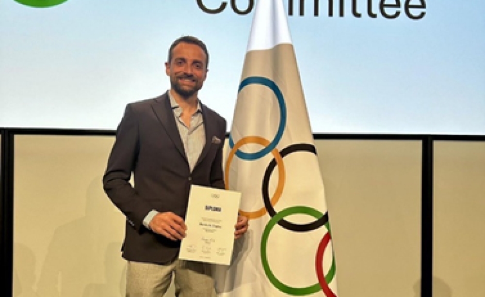 &Nu;έ&omicron; &beta;ή&mu;&alpha; &sigma;&tau;&eta;&nu; &epsilon;&pi;&iota;&sigma;&tau;&eta;&mu;&omicron;&nu;&iota;&kappa;ή &epsilon;&xi;&epsilon;&iota;&delta;ί&kappa;&epsilon;&upsilon;&sigma;&eta; &gamma;&iota;&alpha; &tau;&omicron;&nu; &epsilon;&pi;&iota;&sigma;&tau;&eta;&mu;&omicron;&nu;&iota;&kappa;ό &upsilon;&pi;&epsilon;ύ&theta;&upsilon;&nu;&omicron; &tau;&omicron;&upsilon; Nutrilab, &Delta;&rho;. &Kappa;&omega;&nu;&sigma;&tau;&alpha;&nu;&tau;ί&nu;&omicron; &Mu;&pi;ά&rho;&delta;&eta;