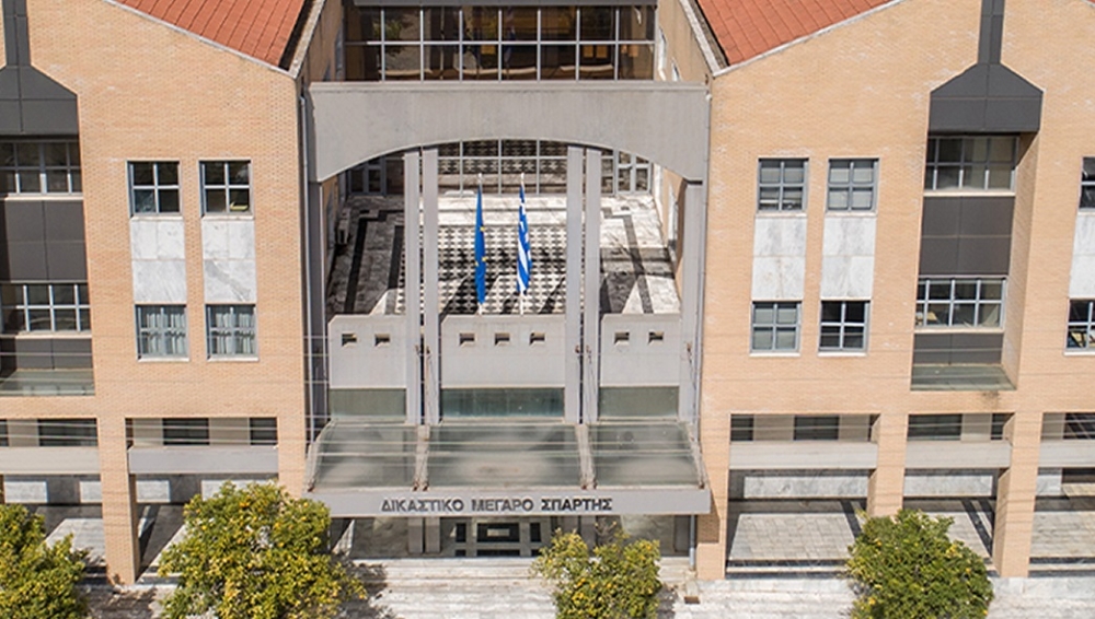&Gamma;&rho;&eta;&gamma;&omicron;&rho;ά&kappa;&omicron;&upsilon; &gamma;&iota;&alpha; &delta;&iota;&kappa;&alpha;&sigma;&tau;&iota;&kappa;&omicron;ύ&sigmaf; &upsilon;&pi;&alpha;&lambda;&lambda;ή&lambda;&omicron;&upsilon;&sigmaf;: &laquo;&Eta; &Pi;&omicron;&lambda;&iota;&tau;&epsilon;ί&alpha; &delta;&epsilon;&nu; &mu;&pi;&omicron;&rho;&epsilon;ί &nu;&alpha; &sigma;&upsilon;&nu;&epsilon;&chi;ί&zeta;&epsilon;&iota; &nu;&alpha; &alpha;&gamma;&nu;&omicron;&epsilon;ί &tau;&iota;&sigmaf; &kappa;&rho;&alpha;&upsilon;&gamma;έ&sigmaf; &alpha;&gamma;&omega;&nu;ί&alpha;&sigmaf;&raquo;