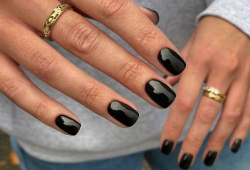 6 μονόχρωμα μανικιούρ στις πιο hot αποχρώσεις της σεζόν