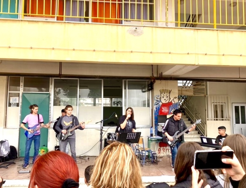 Η μπάντα «Taigetus» του Μουσικού Σχολείου Σπάρτης «ρόκαρε» στο 2ο Λύκειο