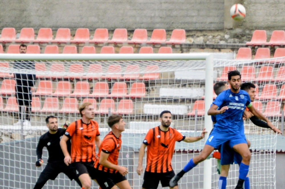 &Gamma;&rsquo; &Epsilon;&theta;&nu;&iota;&kappa;ή: &Delta;&epsilon;&nu; &sigma;ή&kappa;&omega;&sigma;&epsilon; &laquo;&kappa;&epsilon;&phi;ά&lambda;&iota;&raquo; &omicron;ύ&tau;&epsilon; &sigma;&tau;&omicron; &Lambda;&omicron;&upsilon;&tau;&rho;ά&kappa;&iota; &omicron; &Pi;&alpha;&nu;&gamma;&upsilon;&theta;&epsilon;&alpha;&tau;&iota;&kappa;ό&sigmaf;