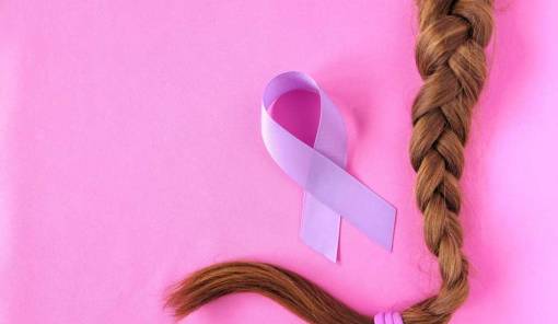 &Delta;&omega;&rho;&epsilon;ά &mu;&alpha;&lambda;&lambda;&iota;ώ&nu; &gamma;&iota;&alpha; &kappa;&alpha;&rho;&kappa;&iota;&nu;&omicron;&pi;&alpha;&theta;&epsilon;ί&sigmaf;: &Mu;&iota;&alpha; &delta;&rho;ά&sigma;&eta; &alpha;&lambda;&lambda;&eta;&lambda;&epsilon;&gamma;&gamma;ύ&eta;&sigmaf; &alpha;&pi;ό &Sigma;&pi;&alpha;&rho;&tau;&iota;ά&tau;&epsilon;&sigmaf; &mu;&alpha;&theta;&eta;&tau;έ&sigmaf; &tau;&eta;&sigmaf; &laquo;&Kappa;&omicron;&mu;&mu;&omega;&tau;&iota;&kappa;ή&sigmaf; &Tau;έ&chi;&nu;&eta;&sigmaf;&raquo;