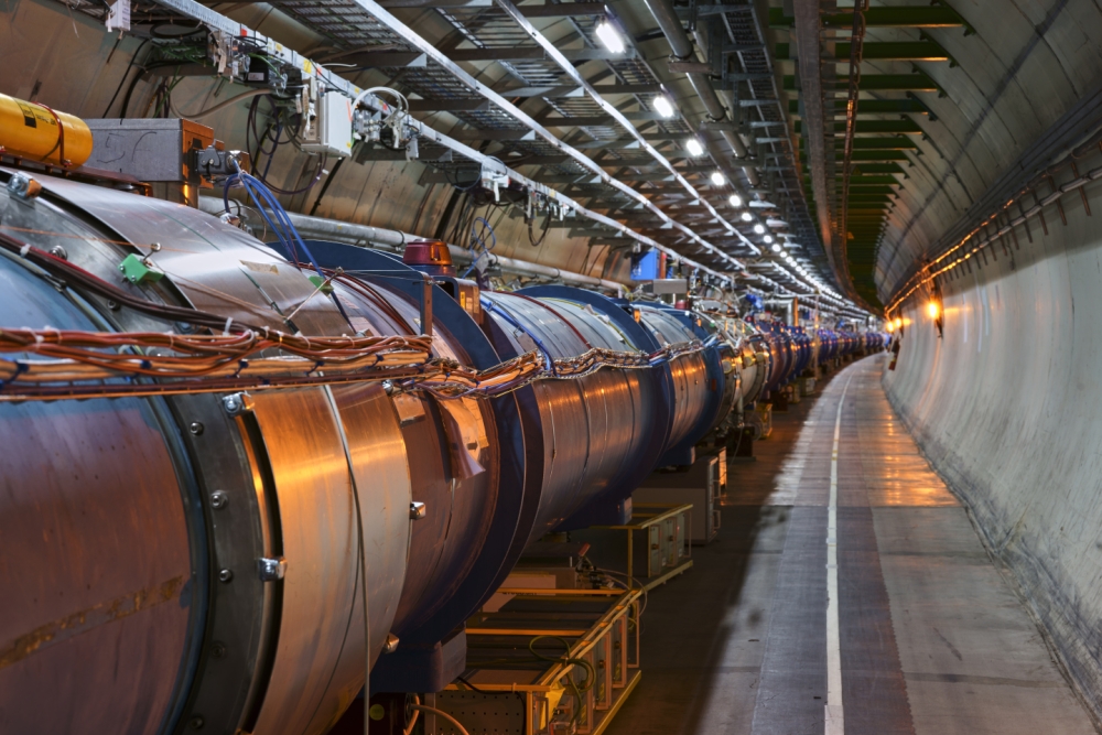 &laquo;&Tau;&iota; &epsilon;ί&nu;&alpha;&iota; &kappa;&alpha;&iota; &tau;&iota; &kappa;ά&nu;&epsilon;&iota; &tau;&omicron; CERN;&raquo;