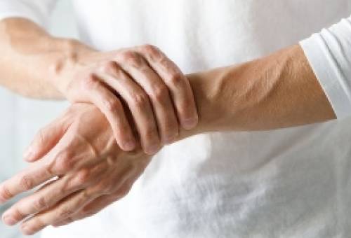 Ρευματοειδής αρθρίτιδα:  Νέα μελέτη αναδεικνύει 4 πρώιμα «καμπανάκια» της νόσου