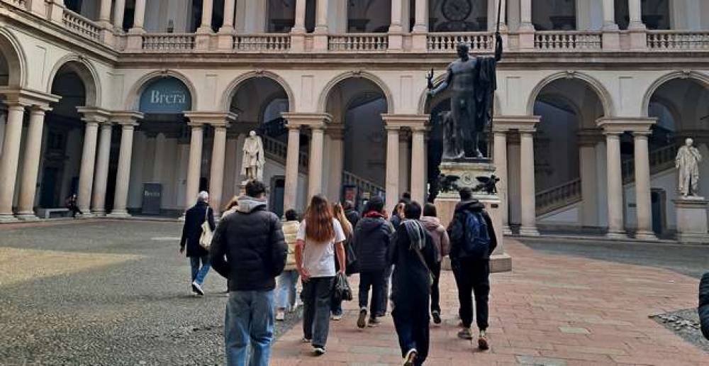 &Mu;&epsilon; &laquo;&delta;&iota;&alpha;&beta;&alpha;&tau;ή&rho;&iota;&omicron;&raquo; &tau;&omicron; Erasmus &sigma;&tau;&omicron; &Mu;&iota;&lambda;ά&nu;&omicron; &tau;&omicron; &Lambda;ύ&kappa;&epsilon;&iota;&omicron; &Mu;&omicron;&nu;&epsilon;&mu;&beta;&alpha;&sigma;ί&alpha;&sigmaf;