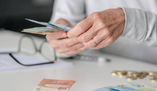 &Sigma;&upsilon;&nu;&tau;ά&xi;&epsilon;&iota;&sigmaf; &chi;&eta;&rho;&epsilon;ί&alpha;&sigmaf;: &Tau;&iota; &alpha;&lambda;&lambda;ά&zeta;&epsilon;&iota; &gamma;&iota;&alpha; &pi;ά&nu;&omega; &alpha;&pi;ό 200.000 &delta;&iota;&kappa;&alpha;&iota;&omicron;ύ&chi;&omicron;&upsilon;&sigmaf;
