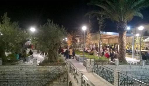 &laquo;&Alpha;&pi;ό &tau;&omicron; &chi;&theta;&epsilon;&sigmaf;&hellip; &sigma;&tau;&omicron; &sigma;ή&mu;&epsilon;&rho;&alpha;&raquo;: &Mu;&omicron;&upsilon;&sigma;&iota;&kappa;ό &alpha;&nu;&tau;ά&mu;&omega;&mu;&alpha; &epsilon;&pi;&iota;&sigma;&tau;ή&mu;&eta;&sigmaf; &kappa;&alpha;&iota; &tau;έ&chi;&nu;&eta;&sigmaf; &sigma;&tau;&eta; &Sigma;&kappa;ά&lambda;&alpha;
