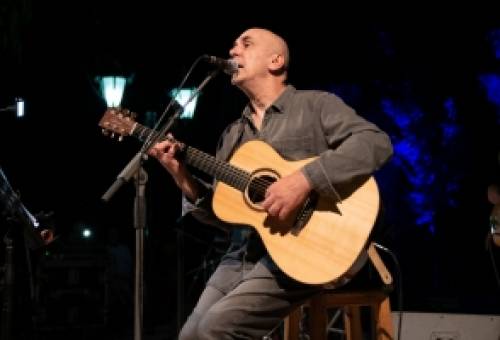 Υπέροχος ο Ορφέας Περίδης στη Μαγούλα (VIDEO-ΦΩΤΟ)