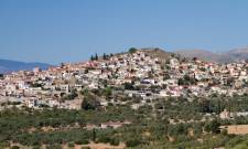 Ό&lambda;&omicron;&iota; &mu;&alpha;&zeta;ί &gamma;&iota;&alpha; έ&nu;&alpha; &pi;&iota;&omicron; ό&mu;&omicron;&rho;&phi;&omicron; &Gamma;&epsilon;&rho;ά&kappa;&iota;: &Epsilon;&theta;&epsilon;&lambda;&omicron;&nu;&tau;&iota;&kappa;ή &delta;&rho;ά&sigma;&eta; &kappa;&alpha;&theta;&alpha;&rho;&iota;ό&tau;&eta;&tau;&alpha;&sigmaf;