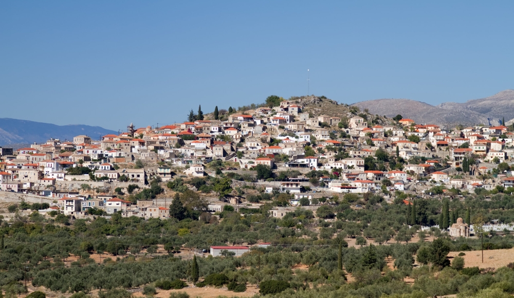 Ό&lambda;&omicron;&iota; &mu;&alpha;&zeta;ί &gamma;&iota;&alpha; έ&nu;&alpha; &pi;&iota;&omicron; ό&mu;&omicron;&rho;&phi;&omicron; &Gamma;&epsilon;&rho;ά&kappa;&iota;: &Epsilon;&theta;&epsilon;&lambda;&omicron;&nu;&tau;&iota;&kappa;ή &delta;&rho;ά&sigma;&eta; &kappa;&alpha;&theta;&alpha;&rho;&iota;ό&tau;&eta;&tau;&alpha;&sigmaf;