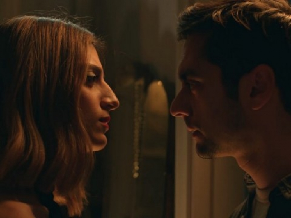 Το νέο βίντεο γροθιά της Lacta σε όσους στέκονται απαθείς μπροστά στις γυναικοκτονίες