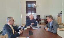 &Alpha;&pi;ό &tau;&omicron;&nu; &epsilon;&upsilon;&rho;&omega;&pi;&alpha;ϊ&kappa;ό &sigma;&chi;&epsilon;&delta;&iota;&alpha;&sigma;&mu;ό &sigma;&tau;&eta;&nu; &tau;&omicron;&pi;&iota;&kappa;ή &alpha;&nu;ά&pi;&tau;&upsilon;&xi;&eta; &tau;&eta;&sigmaf; &Pi;&epsilon;&lambda;&omicron;&pi;&omicron;&nu;&nu;ή&sigma;&omicron;&upsilon;