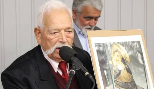 &Alpha;&pi;&epsilon;&beta;ί&omega;&sigma;&epsilon; &omicron; &epsilon;&upsilon;&pi;&alpha;&tau;&rho;ί&delta;&eta;&sigmaf; &Mu;&alpha;&nu;&iota;ά&tau;&eta;&sigmaf; &Alpha;&nu;&tau;ώ&nu;&eta;&sigmaf; &Xi;&epsilon;&pi;&alpha;&pi;&alpha;&delta;ά&kappa;&omicron;&sigmaf;