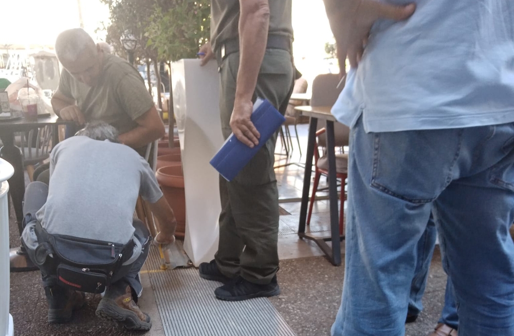 Βγήκαν οι μεζούρες, μπαίνουν τα τραπεζοκαθίσματα στη θέση τους