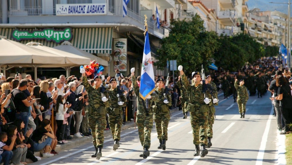 &Eta; &Sigma;&pi;ά&rho;&tau;&eta; &theta;&upsilon;&mu;ά&tau;&alpha;&iota; &kappa;&alpha;&iota; &tau;&iota;&mu;ά &tau;&eta;&nu; &Epsilon;&pi;έ&tau;&epsilon;&iota;&omicron; &tau;&omicron;&upsilon; &laquo;&Omicron;&Chi;&Iota;&raquo;