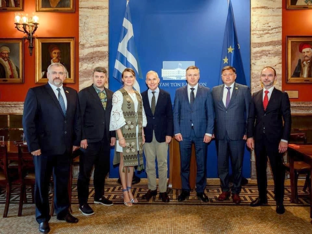 &Sigma;&upsilon;&nu;ά&nu;&tau;&eta;&sigma;&eta; &Theta;. &Delta;&alpha;&beta;ά&kappa;&eta; &mu;&epsilon; &omicron;&upsilon;&kappa;&rho;&alpha;&nu;&iota;&kappa;ή &kappa;&omicron;&iota;&nu;&omicron;&beta;&omicron;&upsilon;&lambda;&epsilon;&upsilon;&tau;&iota;&kappa;ή &alpha;&nu;&tau;&iota;&pi;&rho;&omicron;&sigma;&omega;&pi;&epsilon;ί&alpha;