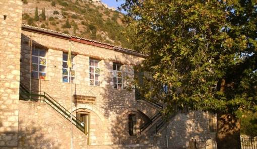 &Lambda;&alpha;&kappa;&omega;&nu;ί&zeta;&epsilon;&iota;&nu; &epsilon;&sigma;&tau;ί &pi;&epsilon;&rho;&iota;&mu;έ&nu;&epsilon;&iota;&nu;: &Eta; &sigma;&iota;&omega;&pi;ή &delta;&epsilon;&nu; &epsilon;ί&nu;&alpha;&iota; &pi;ά&nu;&tau;&alpha; &alpha;&pi;ά&nu;&tau;&eta;&sigma;&eta;