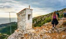 &Tau;&alpha; &pi;&epsilon;&lambda;&omicron;&pi;&omicron;&nu;&nu;&eta;&sigma;&iota;&alpha;&kappa;ά &mu;&omicron;&nu;&omicron;&pi;ά&tau;&iota;&alpha; &laquo;&pi;&epsilon;&rho;&nu;&omicron;ύ&nu;&raquo; &tau;&omicron;&nu; &Alpha;&tau;&lambda;&alpha;&nu;&tau;&iota;&kappa;ό