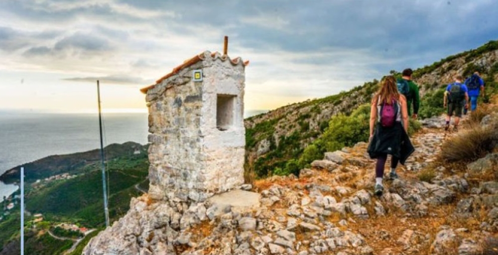 &Tau;&alpha; &pi;&epsilon;&lambda;&omicron;&pi;&omicron;&nu;&nu;&eta;&sigma;&iota;&alpha;&kappa;ά &mu;&omicron;&nu;&omicron;&pi;ά&tau;&iota;&alpha; &laquo;&pi;&epsilon;&rho;&nu;&omicron;ύ&nu;&raquo; &tau;&omicron;&nu; &Alpha;&tau;&lambda;&alpha;&nu;&tau;&iota;&kappa;ό