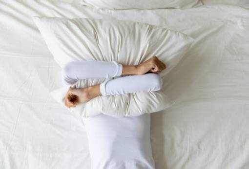 Σκέψεις: Πώς επηρεάζουν τον ύπνο σας