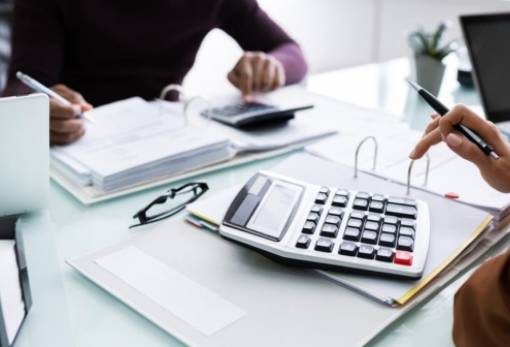 Έρχεται νέα μείωση φόρων, εισφορών και τεκμηρίων διαβίωσης