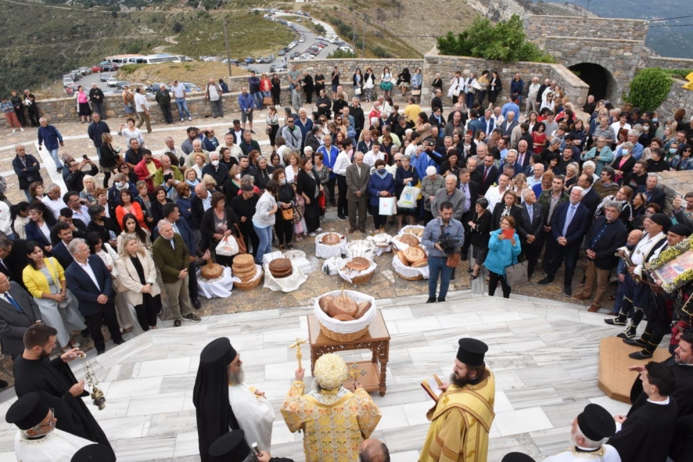 &Lambda;&alpha;&mu;&pi;&rho;ό&sigmaf; &kappa;&alpha;&iota; &phi;έ&tau;&omicron;&sigmaf; &omicron; &epsilon;&omicron;&rho;&tau;&alpha;&sigma;&mu;ό&sigmaf; &sigma;&tau;&eta; &Gamma;&iota;ά&tau;&rho;&iota;&sigma;&sigma;&alpha; &Tau;&alpha;ϋ&gamma;έ&tau;&omicron;&upsilon; (&Phi;&Omega;&Tau;&Omicron;)
