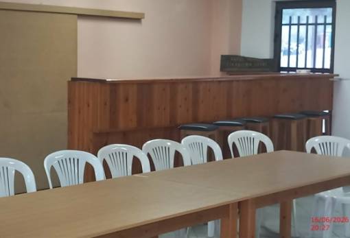 Ηχηρό «παρών» και εκκωφαντικό «απών» σε μια αίθουσα στα Καλύβια…
