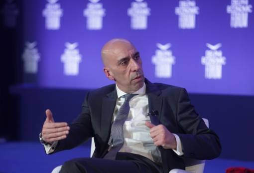 Στο εκλογικό κέντρο του Δ. Πτωχού στην Καλαμάτα ο Γιάννης Μπρατάκος