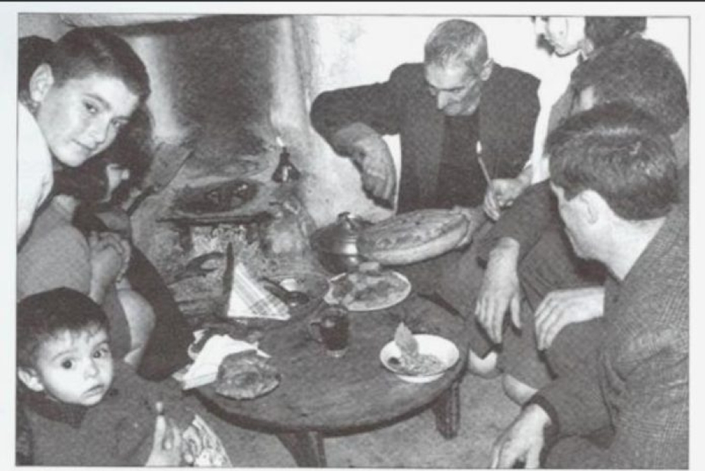 &Pi;ώ&sigmaf; &epsilon;&omicron;&rho;&tau;ά&zeta;&omicron;&nu;&tau;&alpha;&nu; &tau;&alpha; &Chi;&rho;&iota;&sigma;&tau;&omicron;ύ&gamma;&epsilon;&nu;&nu;&alpha;, &eta; &Pi;&rho;&omega;&tau;&omicron;&chi;&rho;&omicron;&nu;&iota;ά &kappa;&alpha;&iota; &tau;&alpha; &Phi;ώ&tau;&alpha; &sigma;&tau;&eta; &Gamma;&omicron;&rho;&tau;&upsilon;&nu;ί&alpha;