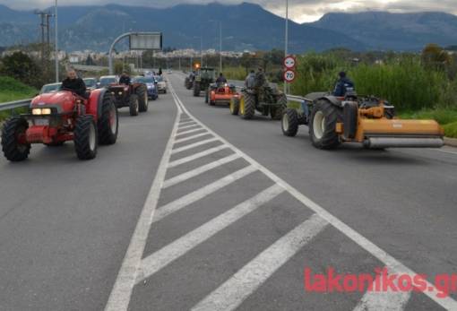 «Κατασκηνώνουν» στον δρόμο οι αγροτοκηνοτρόφοι της Λακωνίας