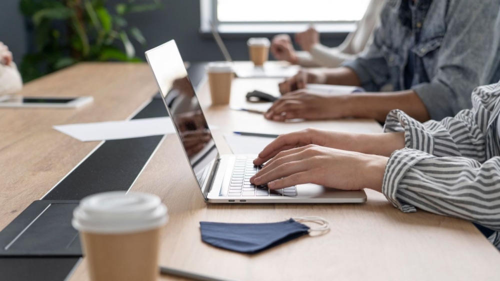 Έ&rho;&chi;&epsilon;&tau;&alpha;&iota; &laquo;&lambda;ί&phi;&tau;&iota;&nu;&gamma;&kappa;&raquo; &sigma;&tau;&omicron; &epsilon;&rho;&gamma;&alpha;&sigma;&iota;&alpha;&kappa;ό &tau;&omicron;&pi;ί&omicron;