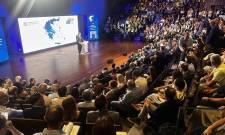 &Mu;&epsilon; &gamma;&epsilon;&mu;ά&tau;&omicron; &laquo;&kappa;&omicron;&upsilon;&mu;&pi;&alpha;&rho;ά&raquo; &sigma;&tau;&eta; &nu;έ&alpha; &pi;&epsilon;&rho;ί&omicron;&delta;&omicron; &eta; &Pi;&epsilon;&rho;&iota;&phi;έ&rho;&epsilon;&iota;&alpha;