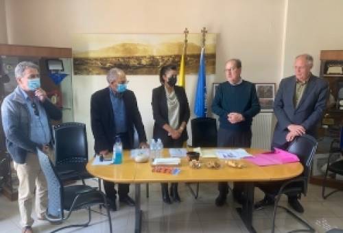 Συμβάσεις έργων άνω του 1 εκ. ευρώ υπέγραψαν Νίκας και Δούκας