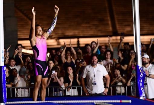 Τρομερός «Μανόλο» σάρωσε στο «Fly Athens» με άλμα στα 6 μέτρα