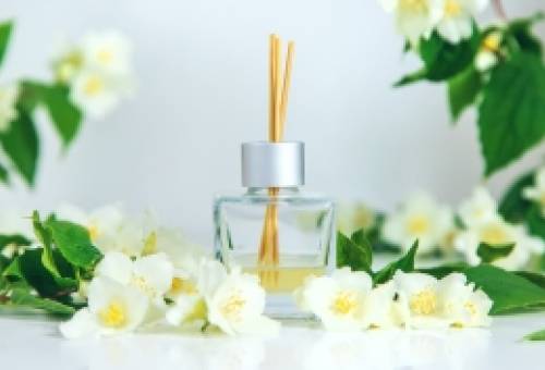 Φτιάξε φυσικό άρωμα για το σπίτι με 3 υλικά και άρωμα… άνοιξης