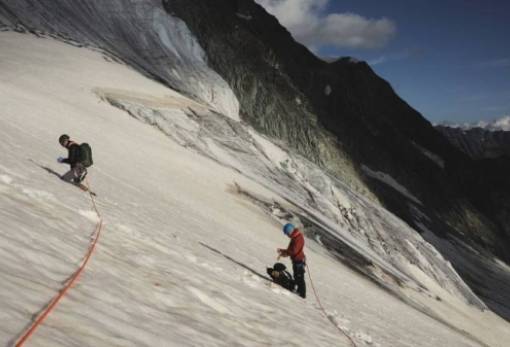 Νανοπλαστικά από… ελαστικά αυτοκινήτων βρέθηκαν στις κορυφές των Άλπεων