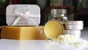 &Gamma;&iota;&alpha;&tau;ί &tau;&alpha; solid perfumes &epsilon;ί&nu;&alpha;&iota; &tau;&omicron; &nu;έ&omicron; fashion accessory